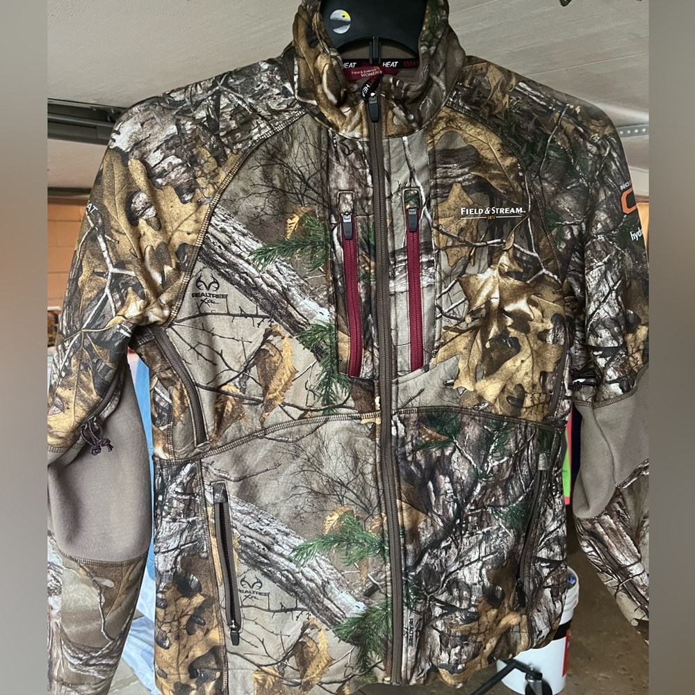 Woman’s Field and Stream smart heat and scent blocker hunting jacket